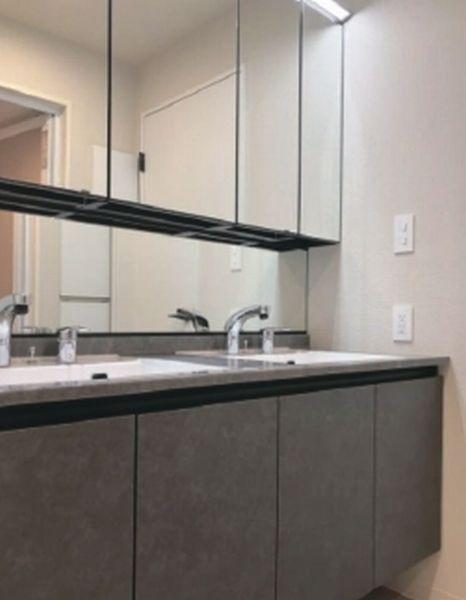 M．M．TOWERStheEast