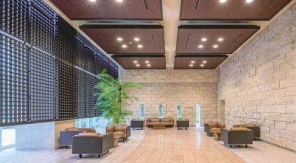 M．M．TOWERStheEast