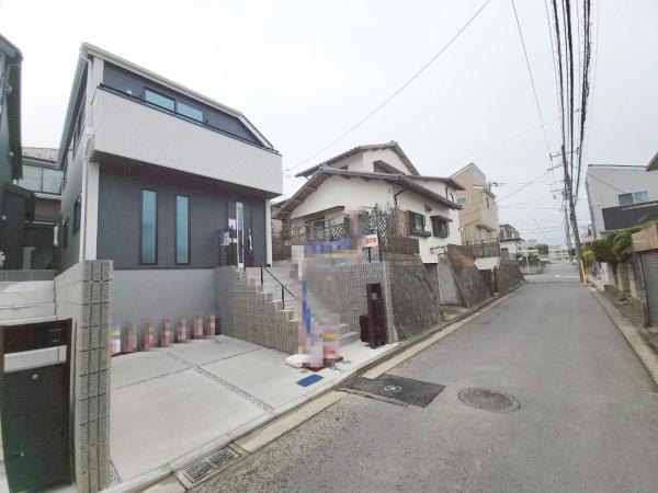 リーブルガーデン南区永田台全2棟　1号棟