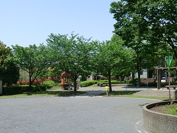 横浜市都筑区牛久保東２丁目の中古一戸建て(牛久保東なつみかん公園)