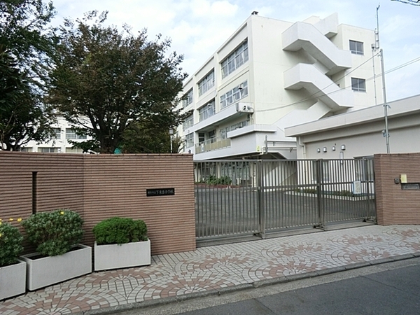 鶴見パーク・ホームズ弐番館(横浜市立下末吉小学校)