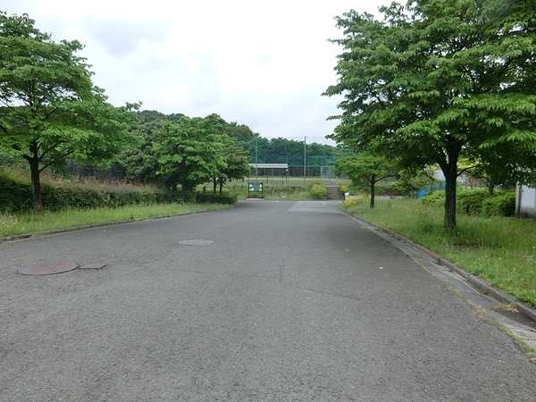 横浜市神奈川区羽沢町の中古一戸建て(上菅田東部公園)