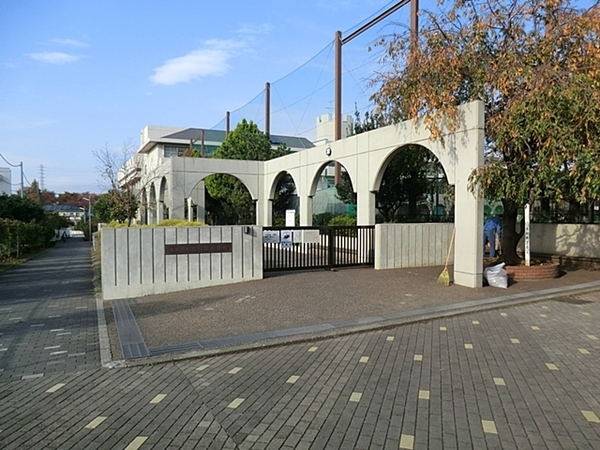 横浜市都筑区北山田６丁目の土地(横浜市立北山田小学校)