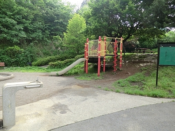保土ケ谷区新井町(白根東公園)