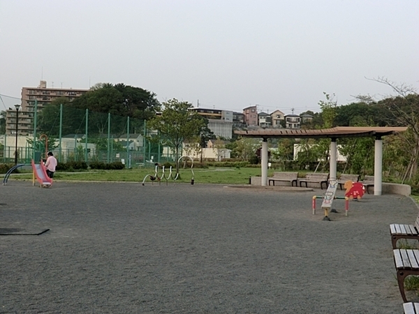 都筑区佐江戸町2期全3棟　B号棟(佐江戸おちあい公園)
