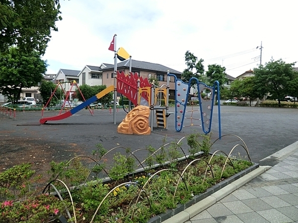 横浜市都筑区仲町台４丁目の土地(仲町台くわがた公園)