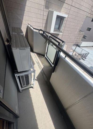 アクロス
