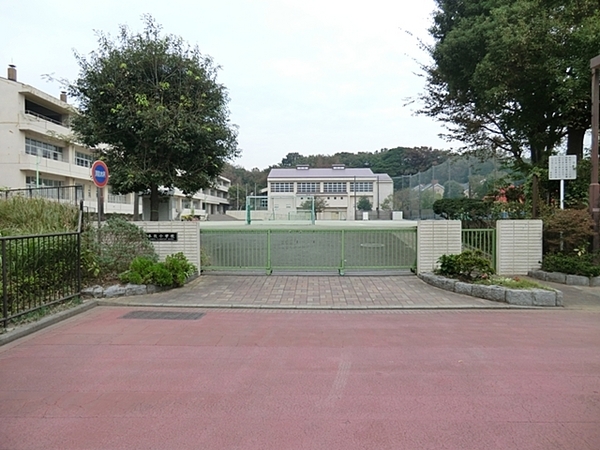 シーガルポート新本牧(横浜市立本牧小学校)