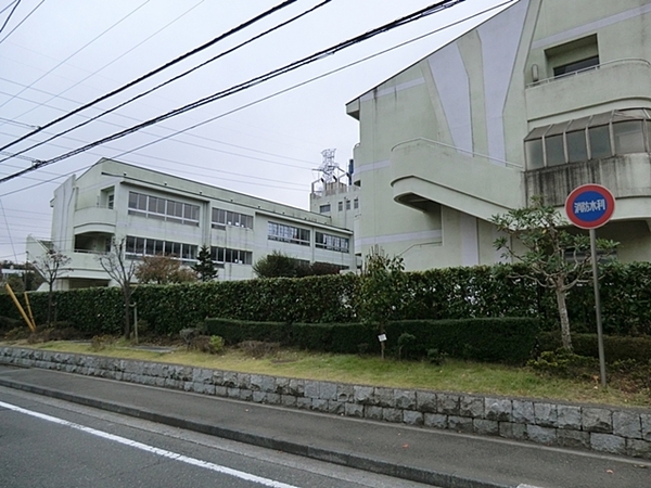 シーズンプレイスＡ棟(横浜市立茅ケ崎台小学校)