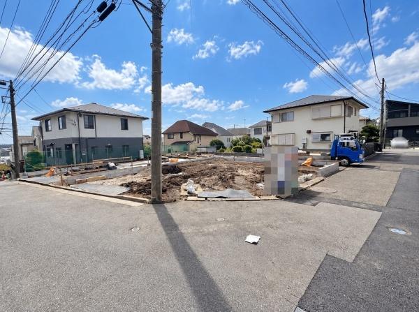 ブルーミングガーデン旭区本村町全3棟　3号棟