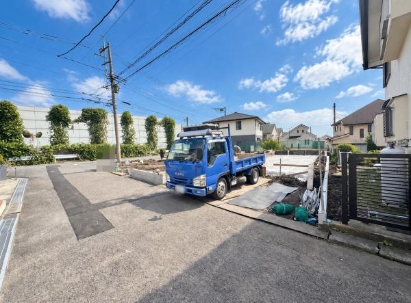ブルーミングガーデン旭区本村町全3棟　3号棟