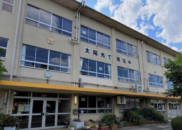 小金原団地１街区９号棟(松戸市立栗ケ沢小学校)