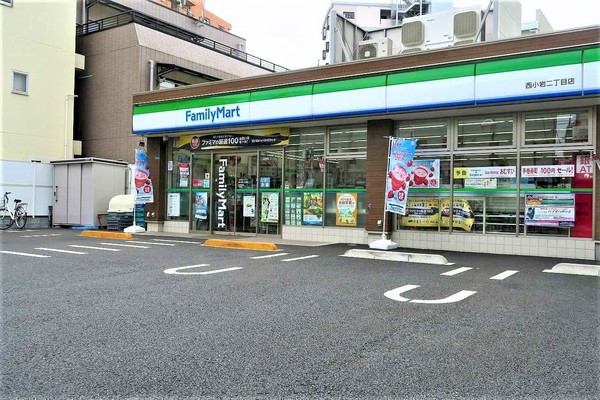 グローリア初穂小岩(ファミリーマート西小岩二丁目店)