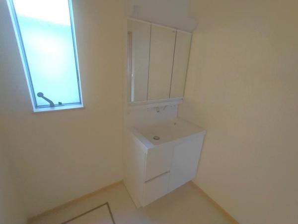 江戸川区南小岩2丁目の中古一戸建て(洗面台・洗面所)