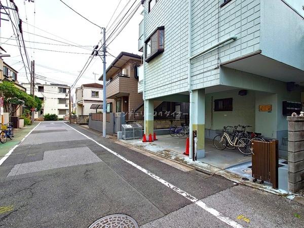 メゾン西小岩(前面道路含む現地写真)