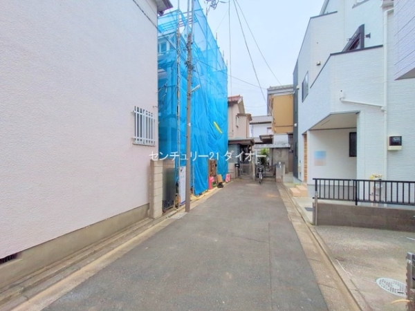 葛飾区柴又5丁目の新築一戸建(前面道路含む現地写真)