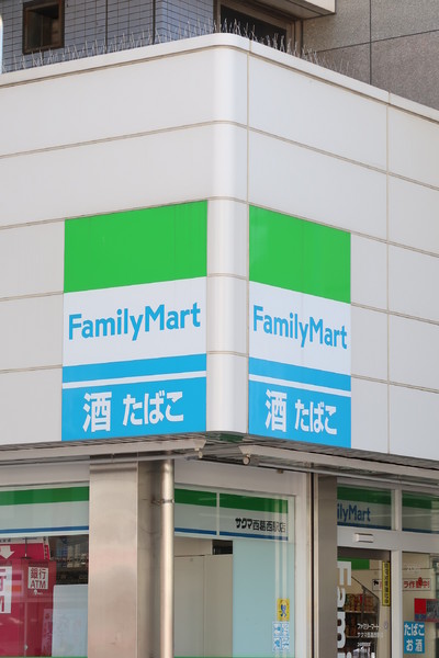 小島スカイハイツ(ファミリーマート西葛西駅前店)