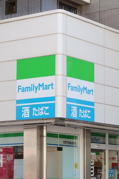ヴェルビュ西葛西(ファミリーマート西葛西小学校前店)