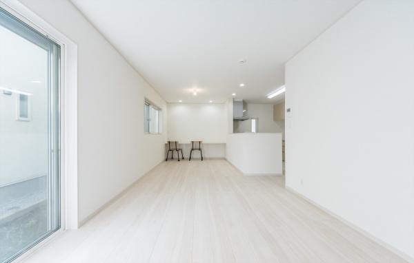 茅ヶ崎市今宿の中古一戸建て(リビング)