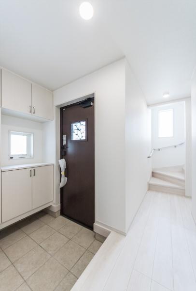 茅ヶ崎市今宿の中古一戸建て(玄関)