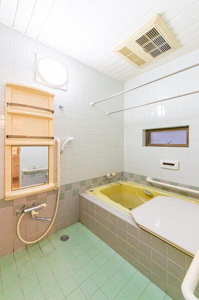 横浜市鶴見区仲通２丁目の中古一戸建て
