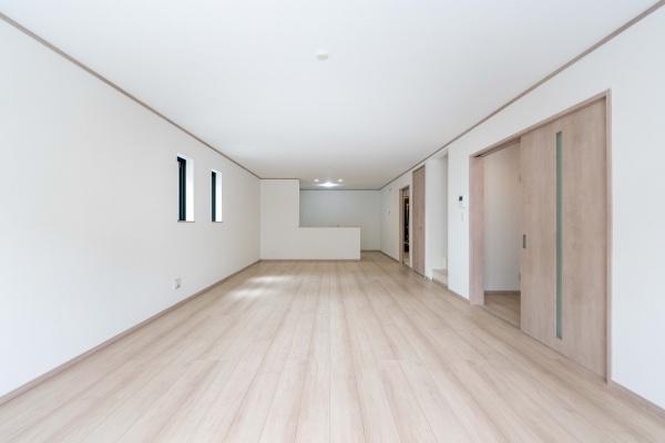 綾瀬市寺尾本町１丁目の新築一戸建