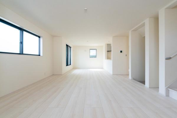 横浜市金沢区六浦東１丁目の新築一戸建