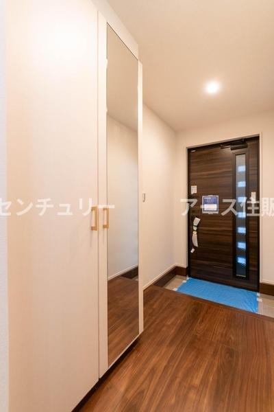 横浜市港南区東永谷3丁目の新築一戸建(玄関)