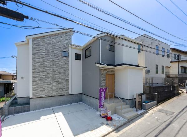横須賀市粟田２丁目の新築一戸建