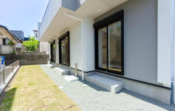 横須賀市粟田２丁目の新築一戸建