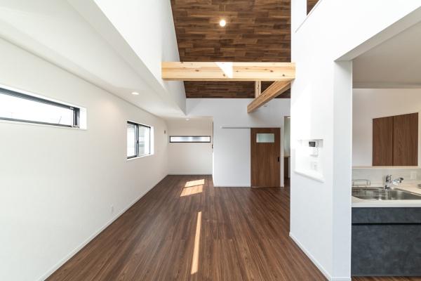 藤沢市亀井野４丁目の新築一戸建