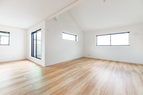 横浜市旭区二俣川2丁目の新築一戸建(リビング)