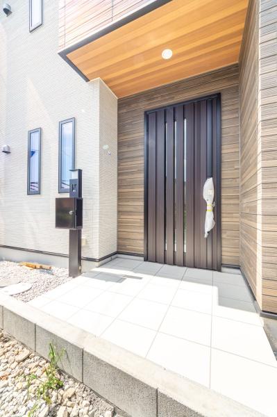 横浜市旭区二俣川2丁目の新築一戸建(玄関)