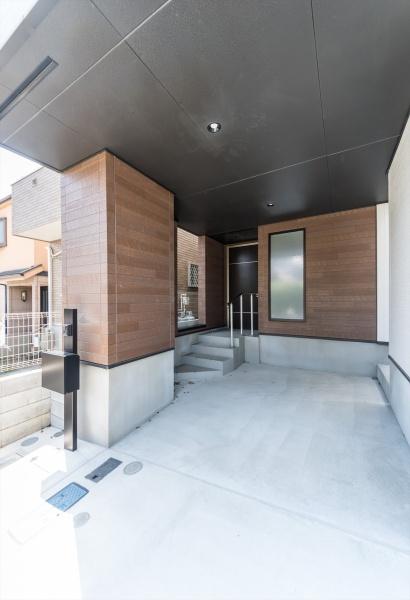 横浜市戸塚区戸塚町の中古一戸建て(駐車場)