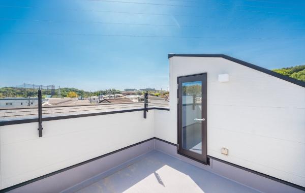 横浜市戸塚区戸塚町の中古一戸建て(バルコニー)