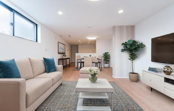 横浜市戸塚区戸塚町の中古一戸建て(リビング)