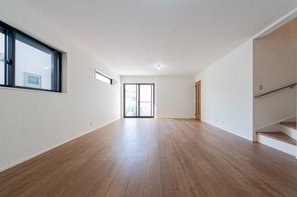 横浜市港南区港南５丁目の新築一戸建