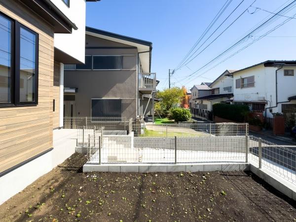 横浜市栄区上之町の新築一戸建(庭)