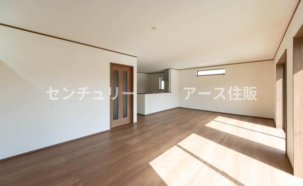 町田市成瀬2丁目の新築一戸建(リビング)