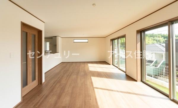 町田市成瀬2丁目の新築一戸建(リビング)