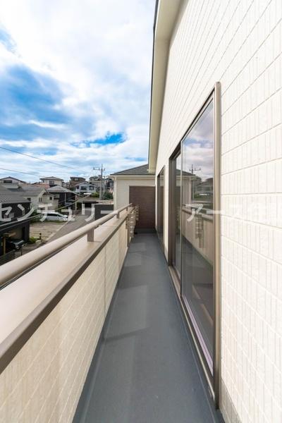 町田市成瀬2丁目の新築一戸建(バルコニー)