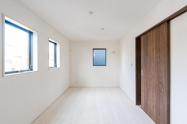 横浜市港北区大曽根3丁目の新築一戸建(洋室)