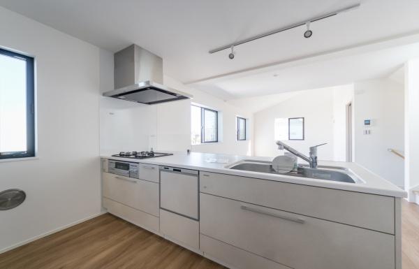 横浜市金沢区六浦５丁目の新築一戸建