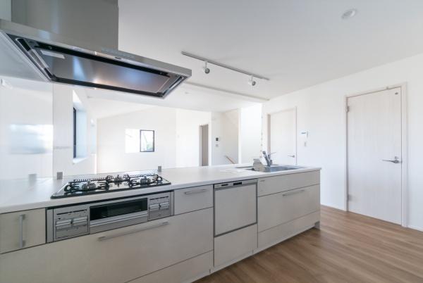 横浜市金沢区六浦５丁目の新築一戸建