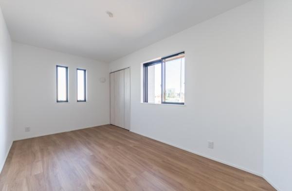 横浜市金沢区六浦５丁目の新築一戸建