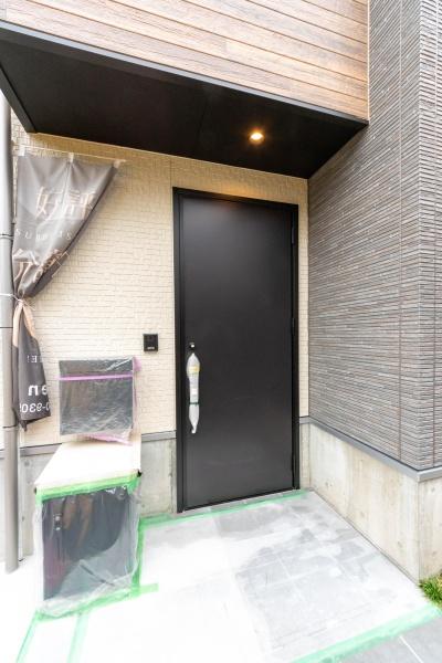 横浜市鶴見区馬場1丁目の新築一戸建(玄関)