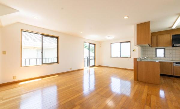 三浦郡葉山町一色の中古一戸建て