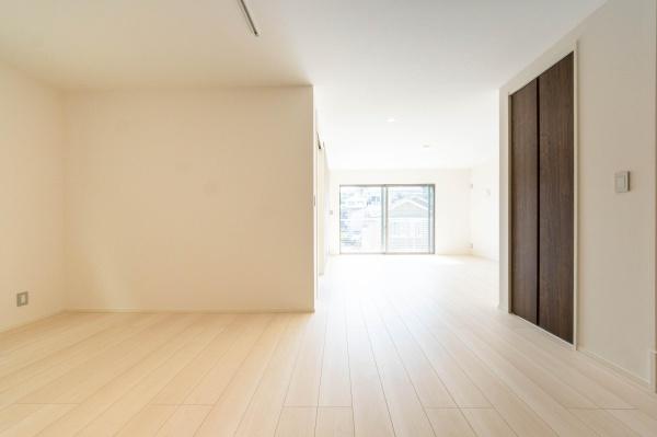 座間市入谷東４丁目の新築一戸建