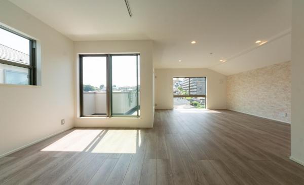 座間市入谷東４丁目の新築一戸建