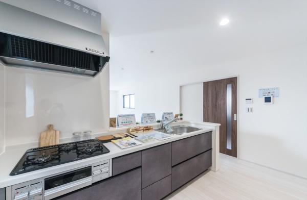 逗子市沼間5丁目の新築一戸建(キッチン)